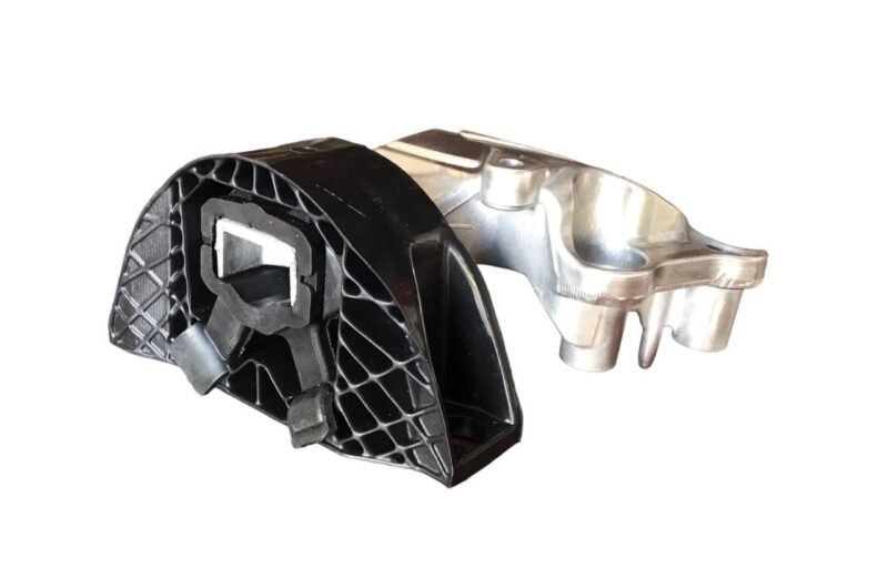 SOPORTE DE MOTOR DERECHO (PLÁSTICO)